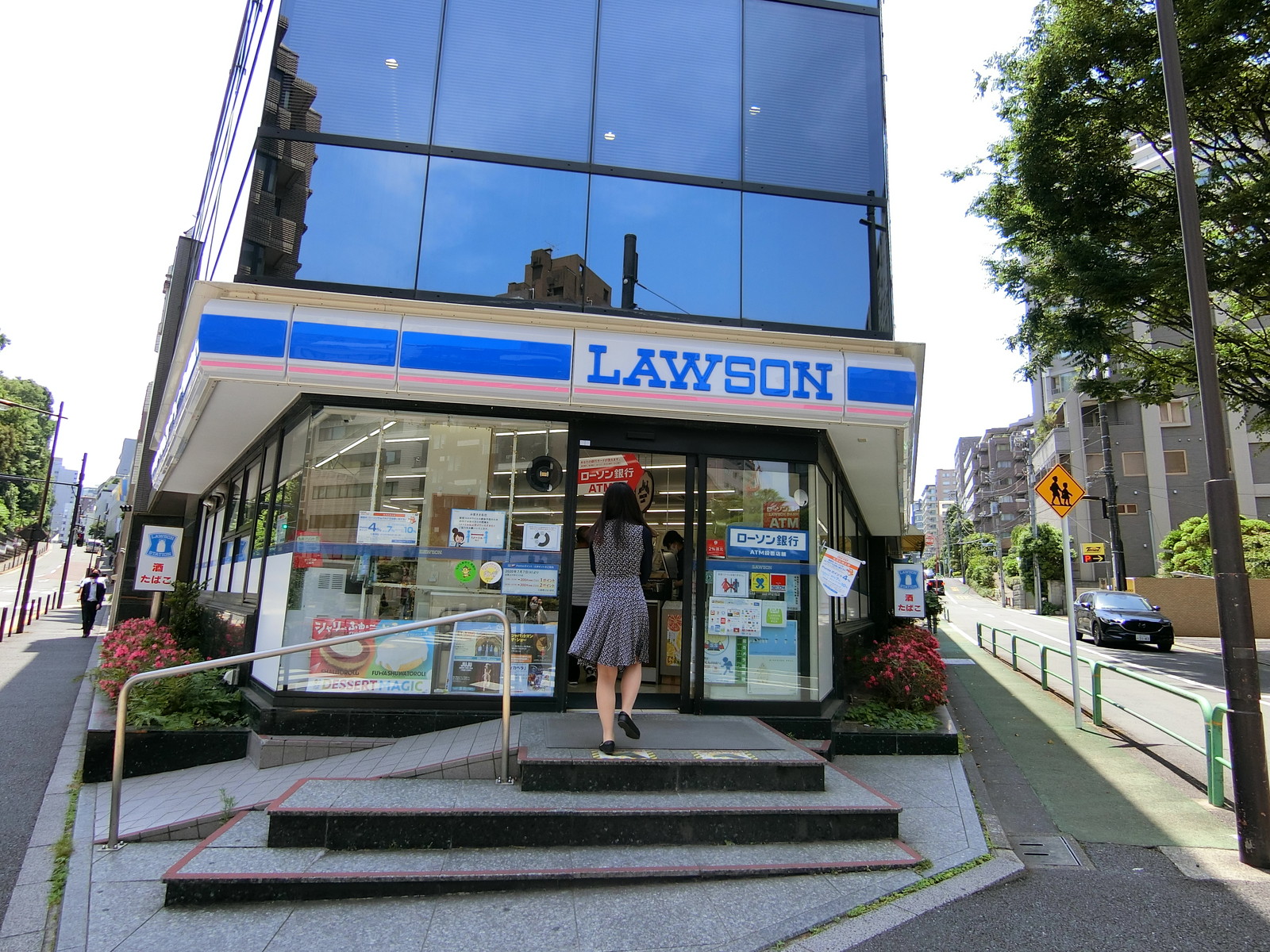 至近のローソン 千代田一番町店