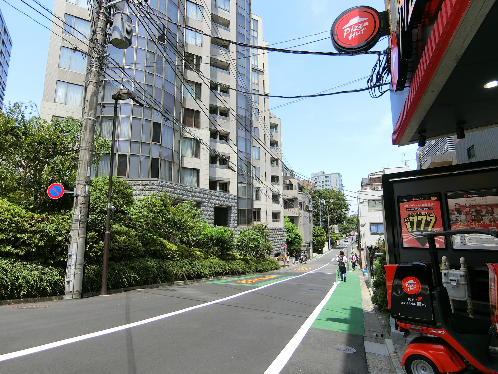 一番町鈴木ビル前面の通り