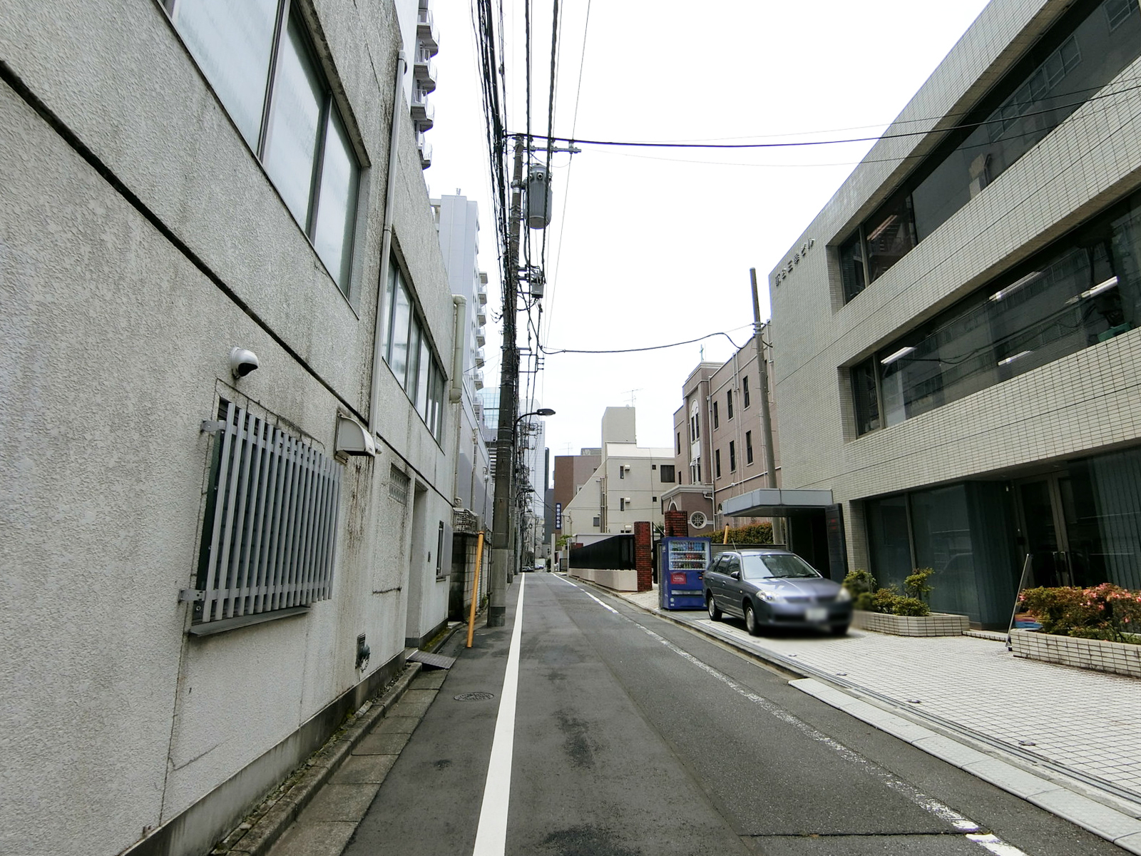 周辺は閑静なエリア