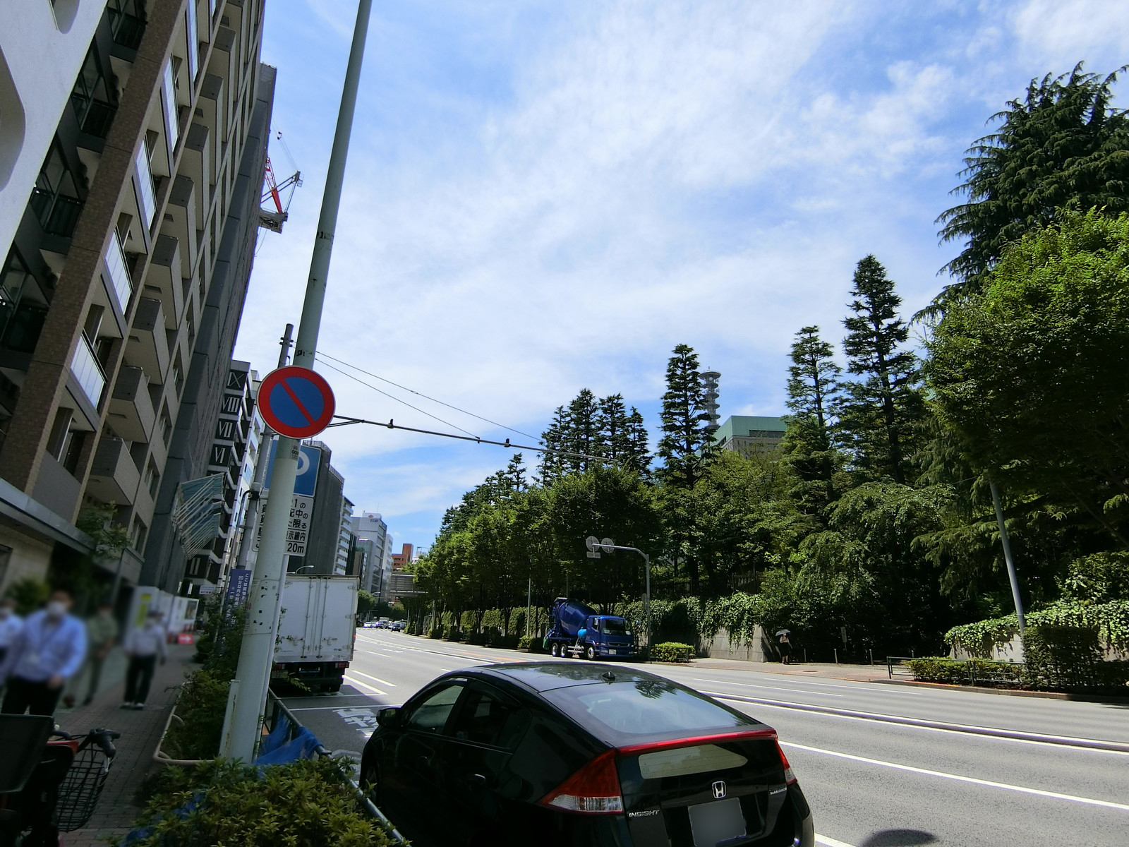 FORECAST市ヶ谷前面の靖国通り