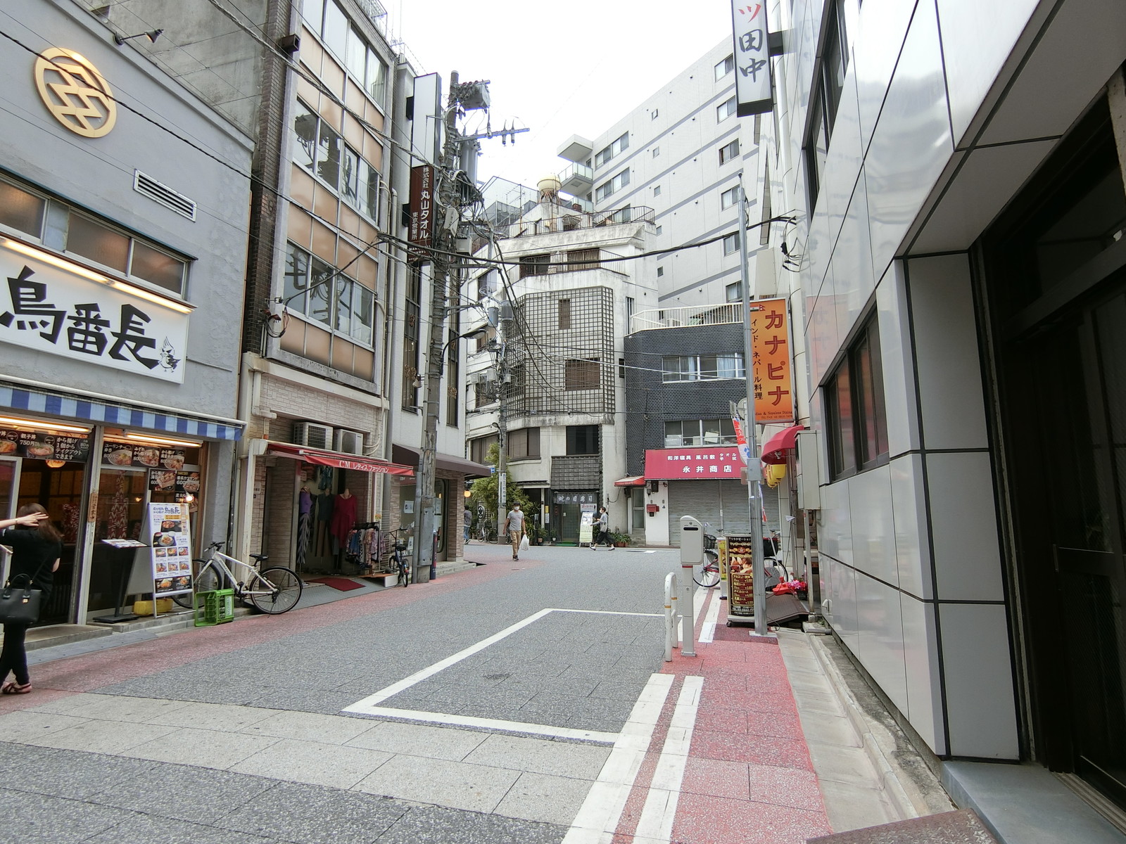 内山印刷ビル前面の通り