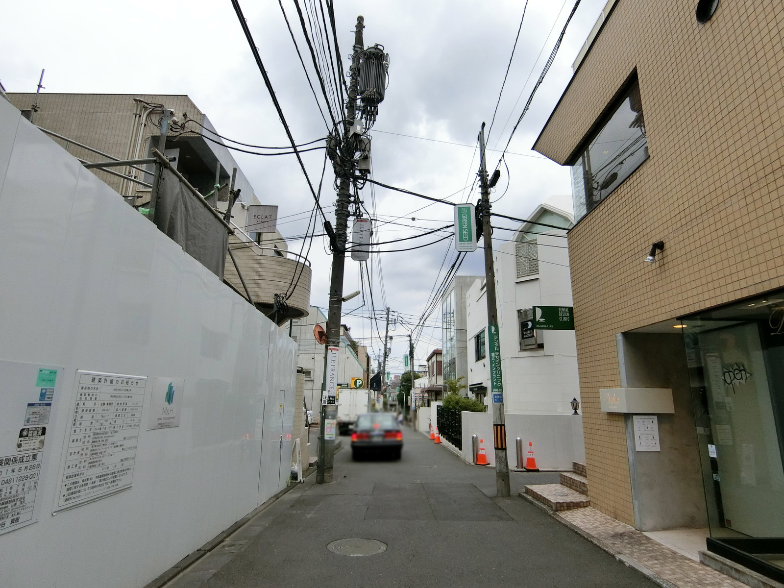 周辺は落ち着いた雰囲気のエリア