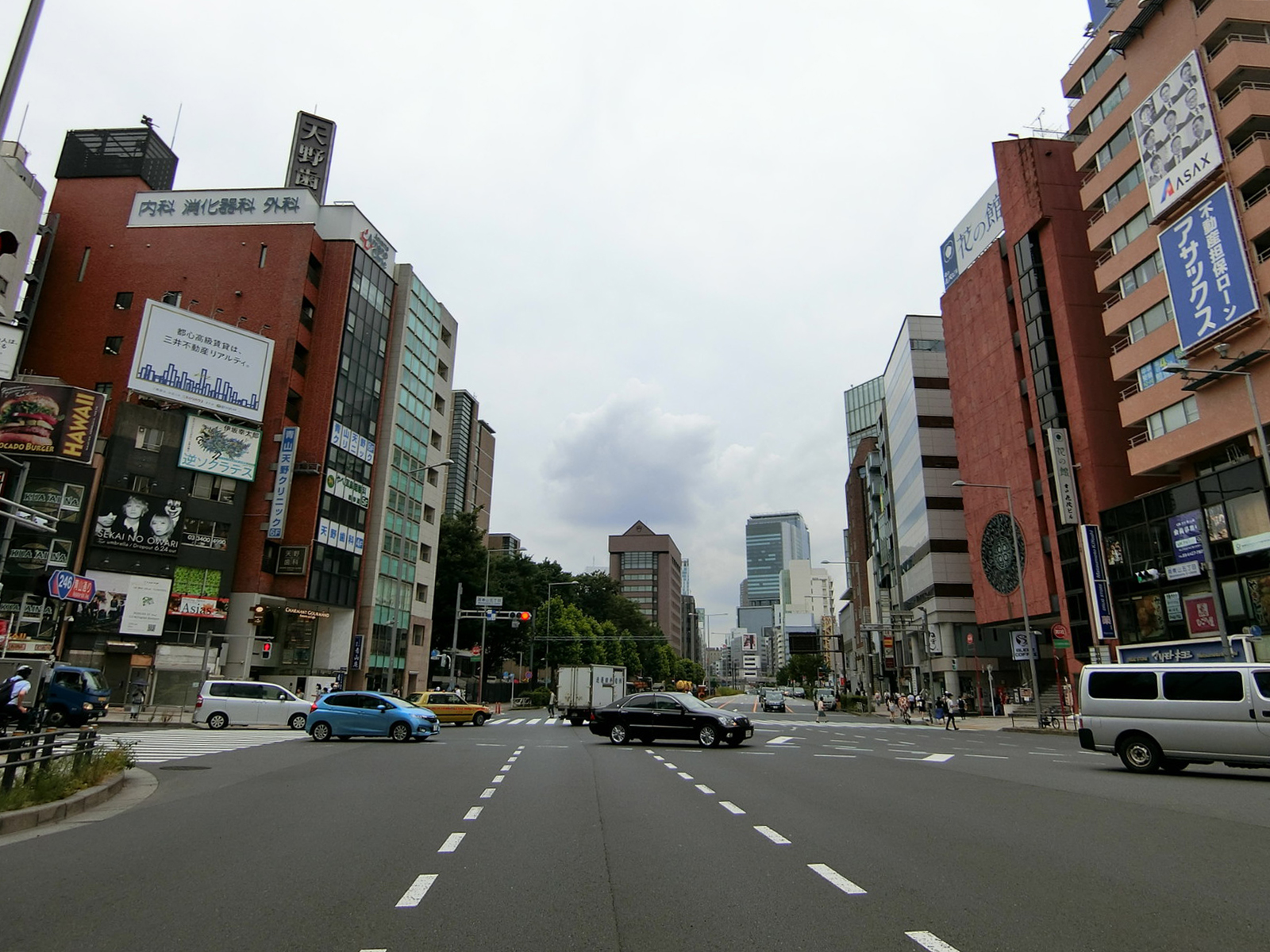 付近の青山通り