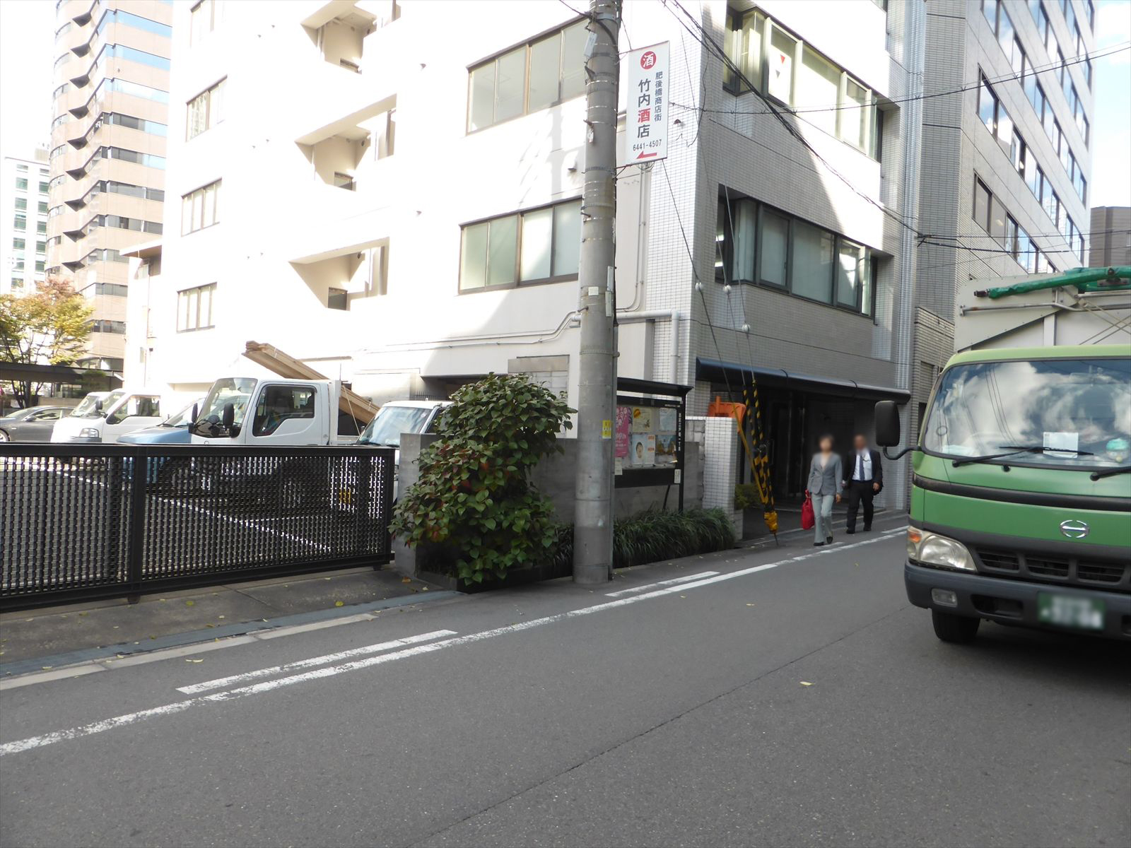マルイト江戸堀ビル前面の通り