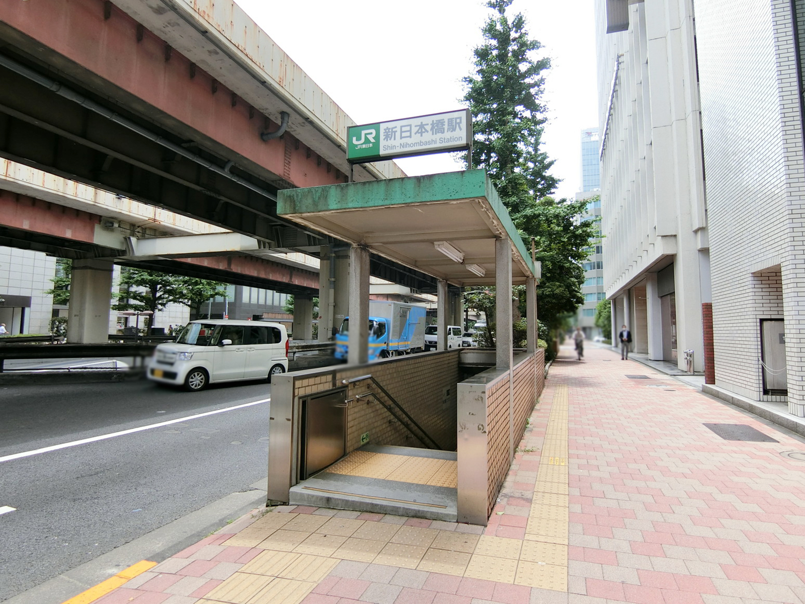 徒歩圏内の「新日本橋駅」