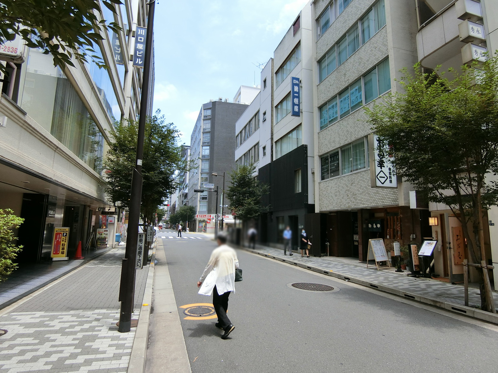 尾羽澤ビル前面の本銀通り