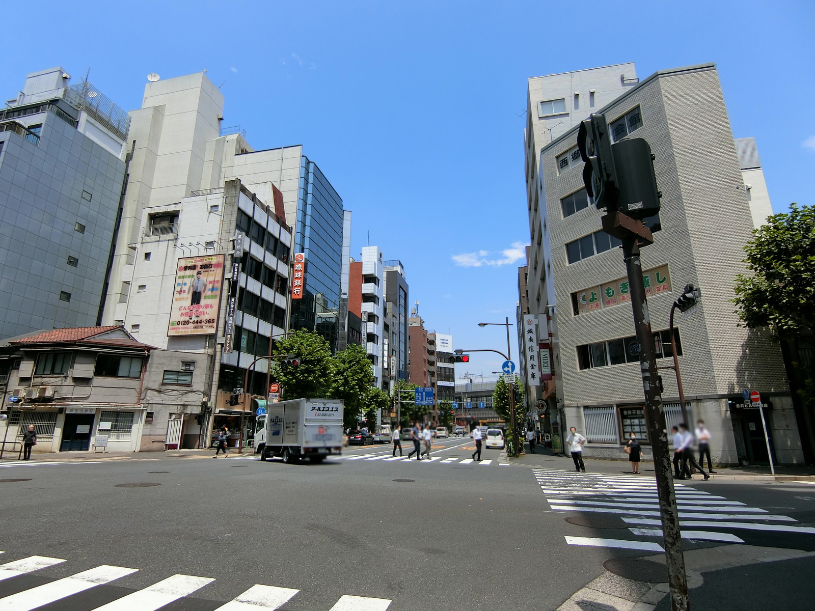 至近の神田警察通り