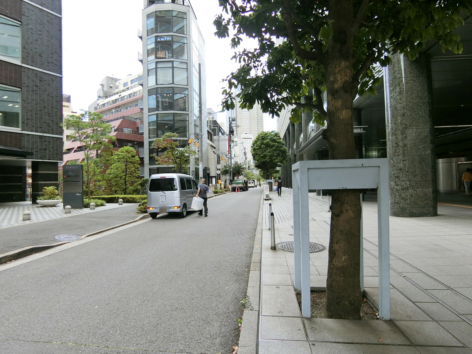 恵比寿ネオナート前面の通り