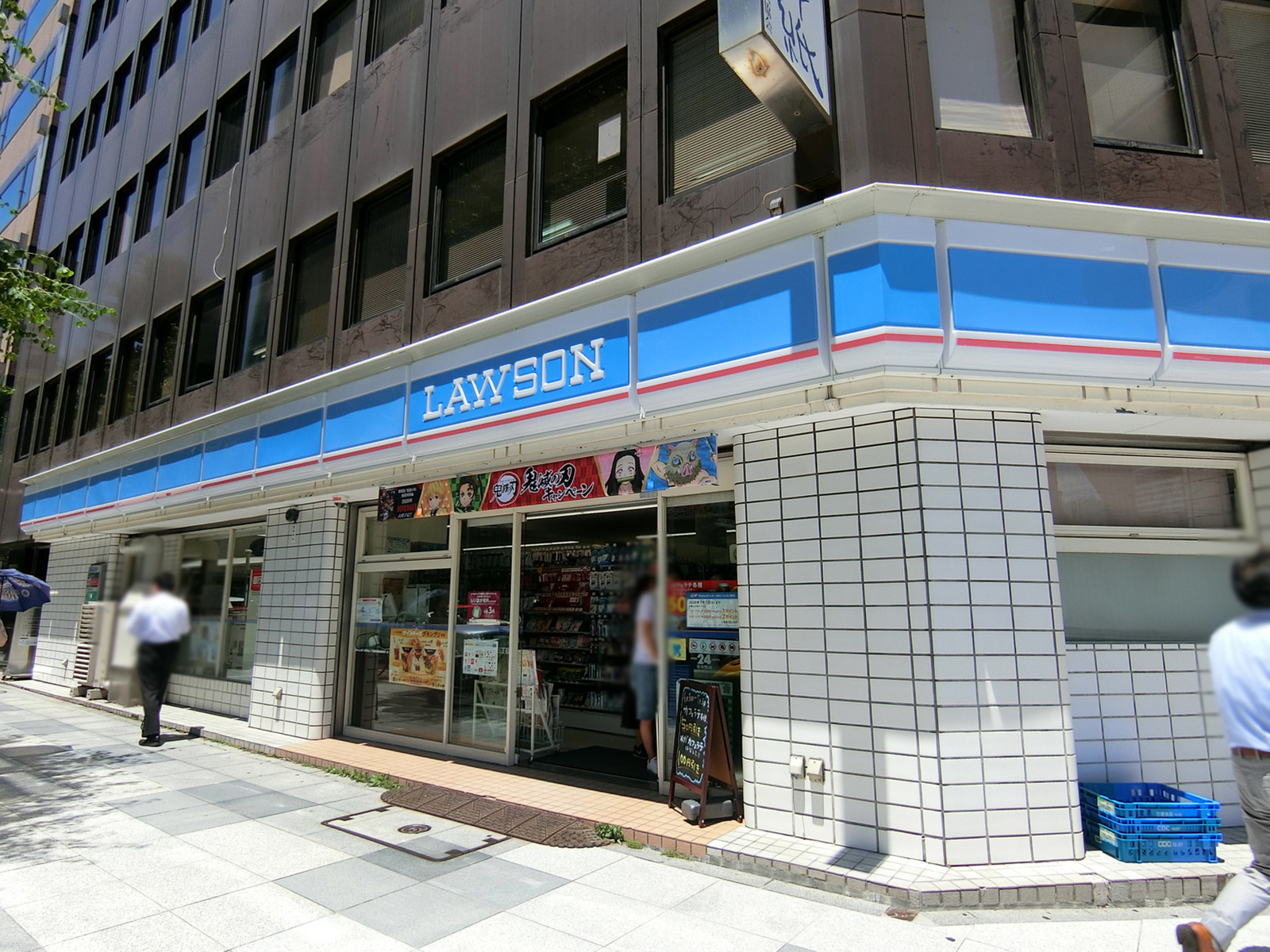 徒歩1分のローソン 日本橋3丁目店