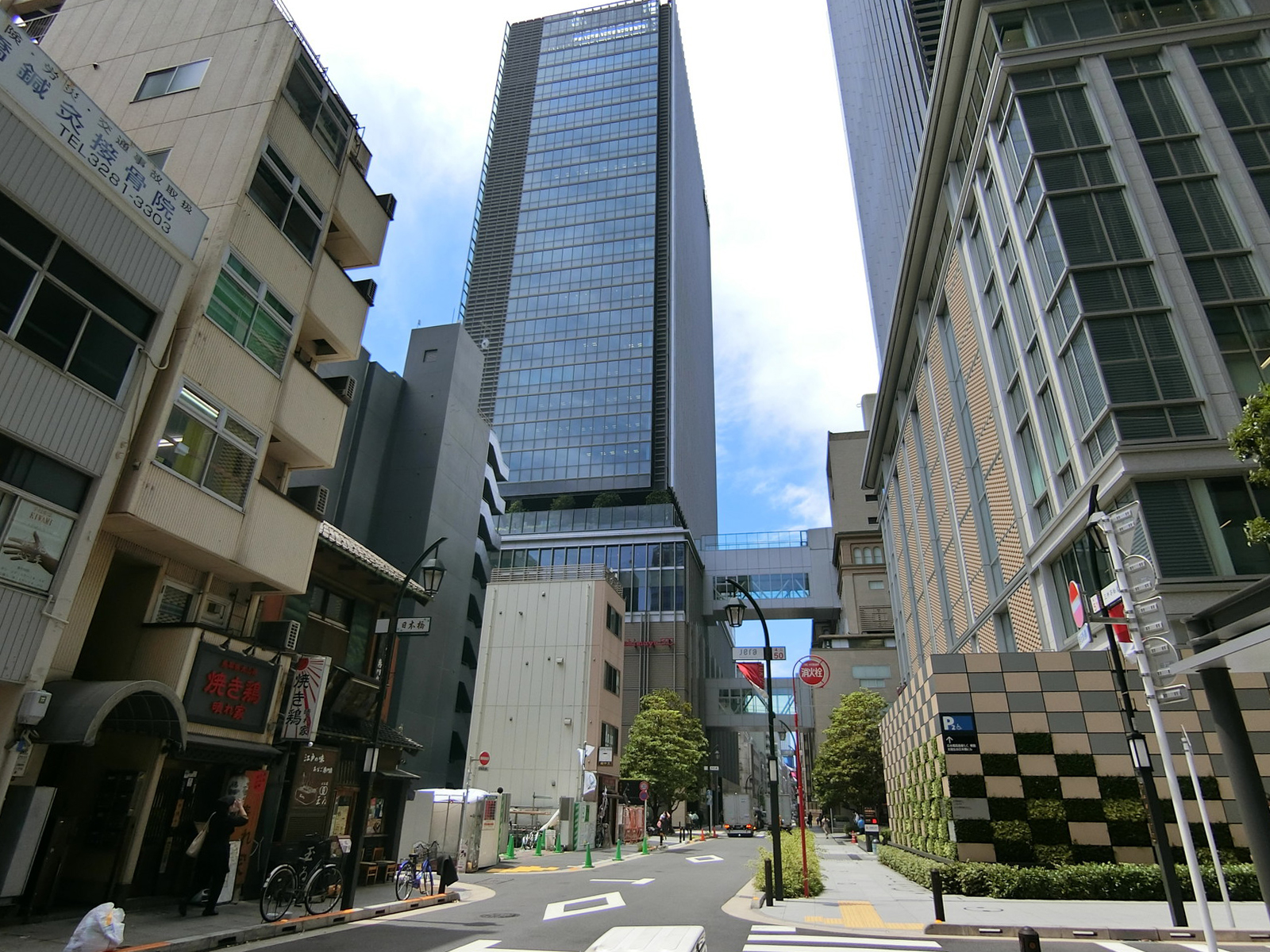 フタバビル前面の通り