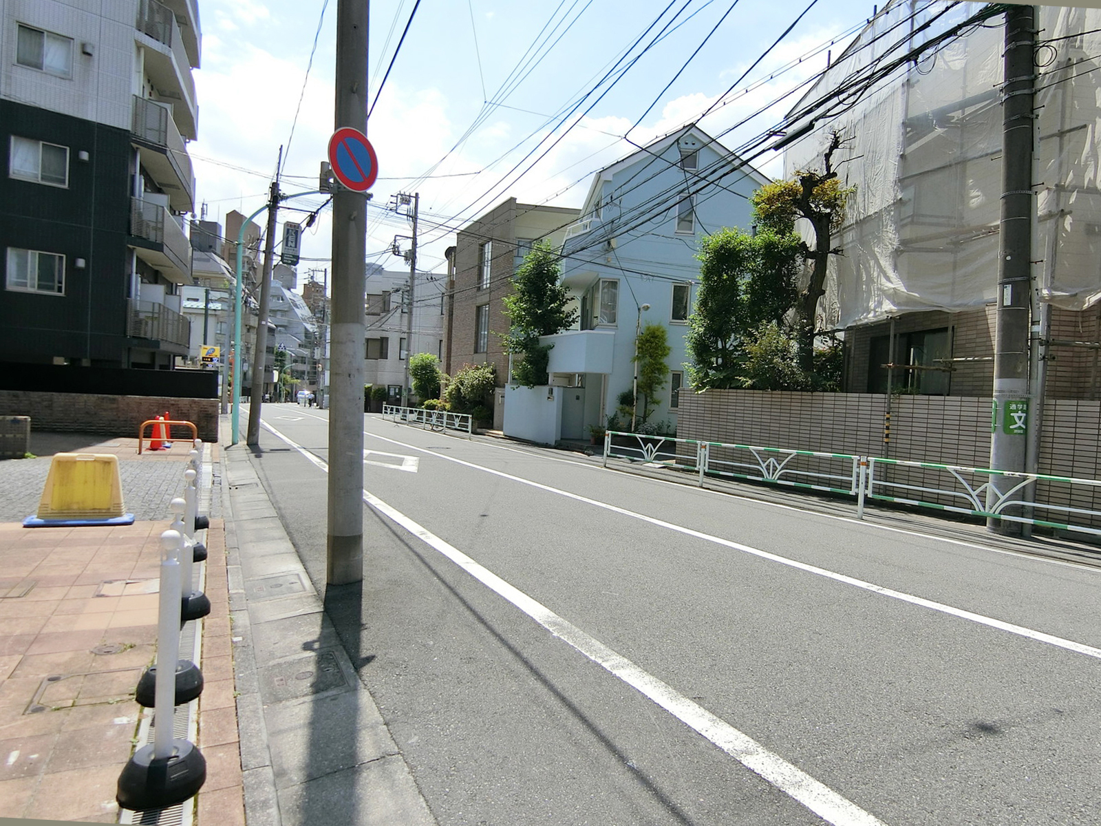 グラマシー恵比寿前面の通り