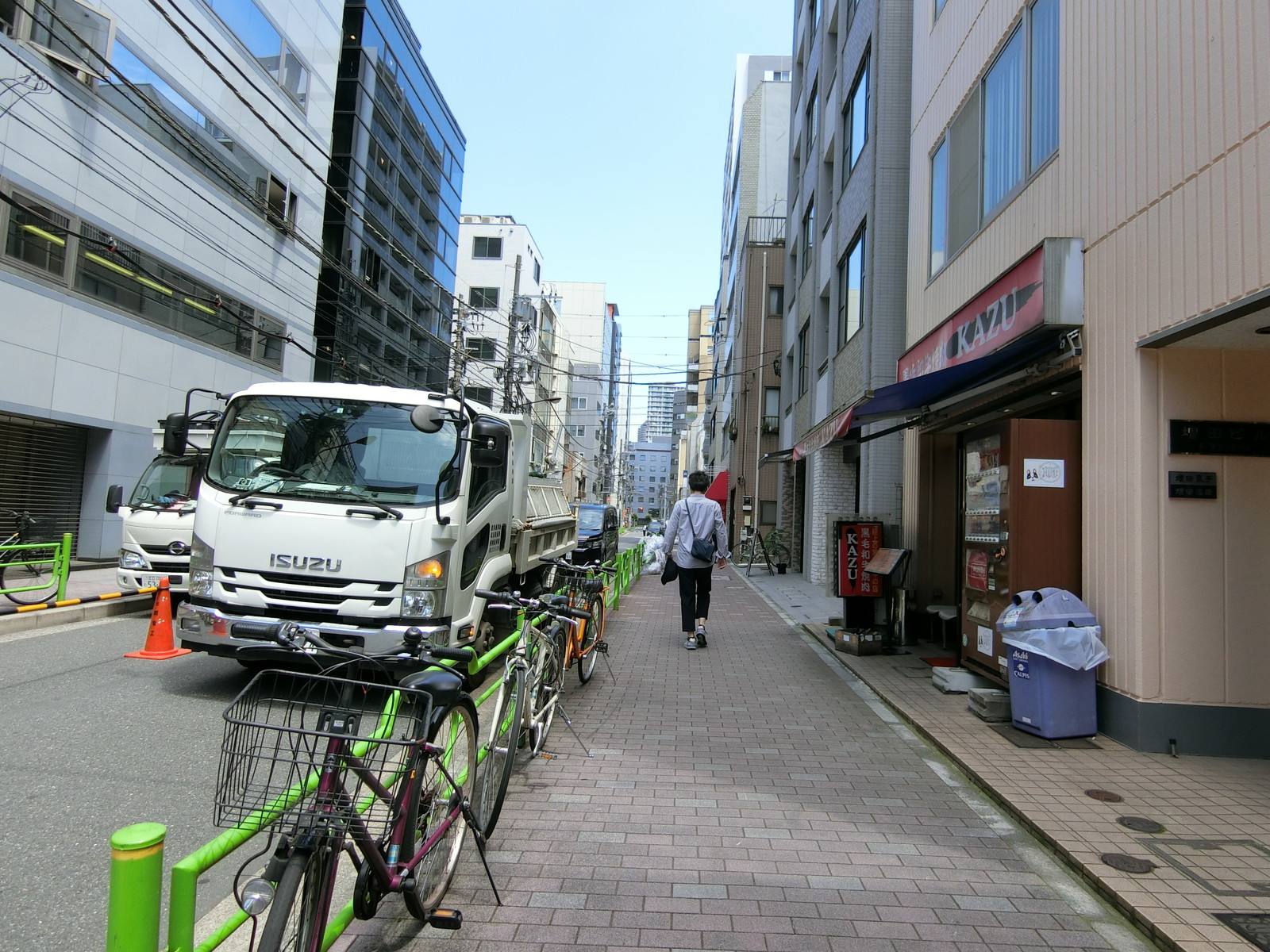 増田ビル前面の通り