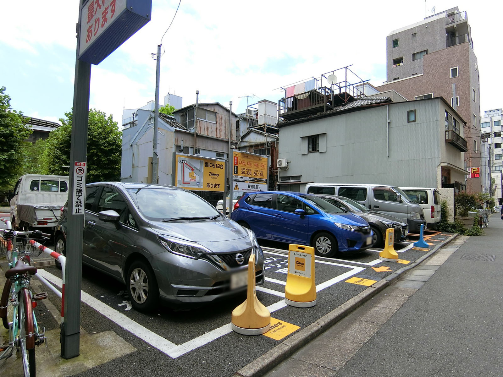 向かいのコインパーキング