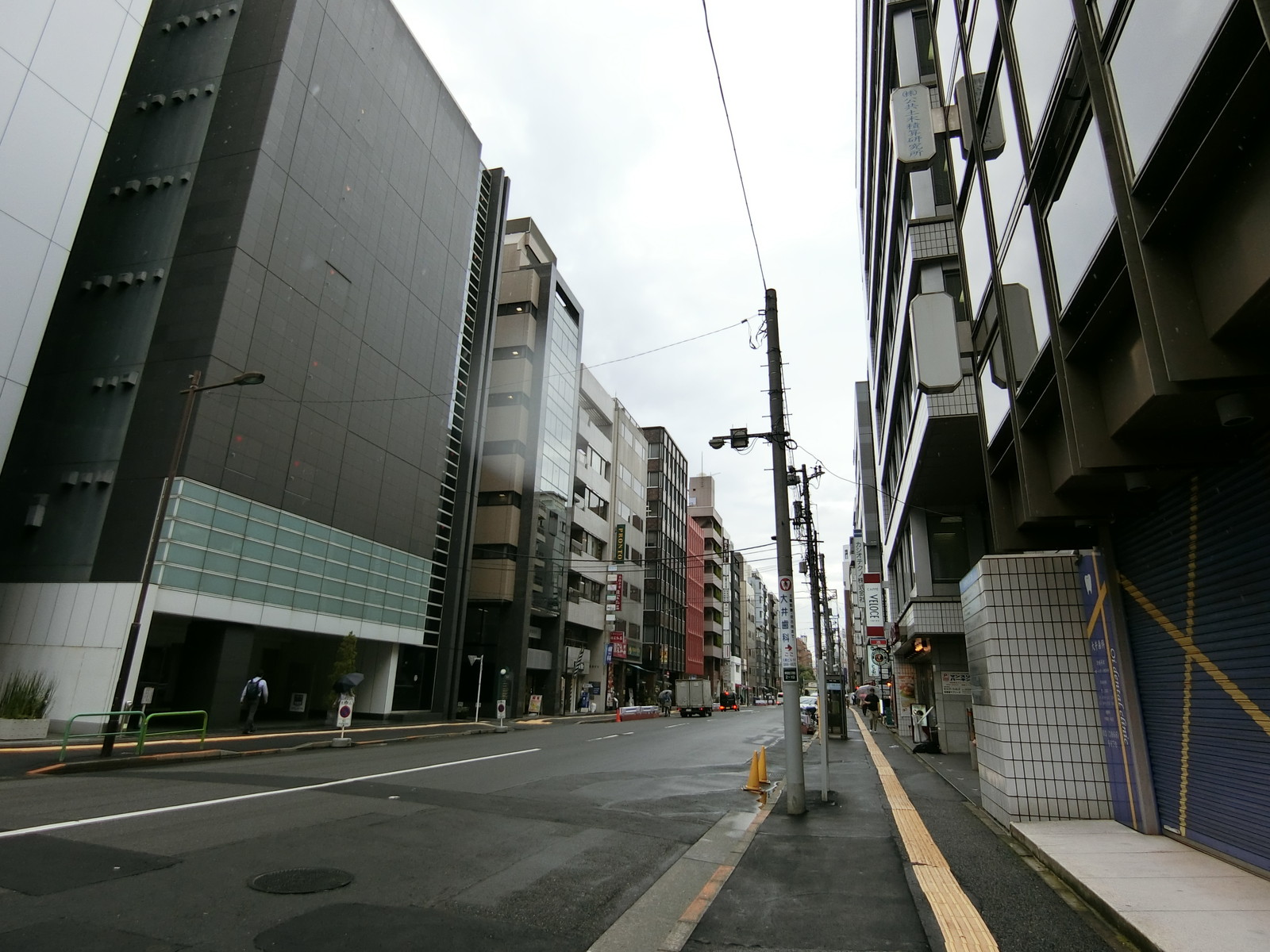 KONKOビル前面の通り
