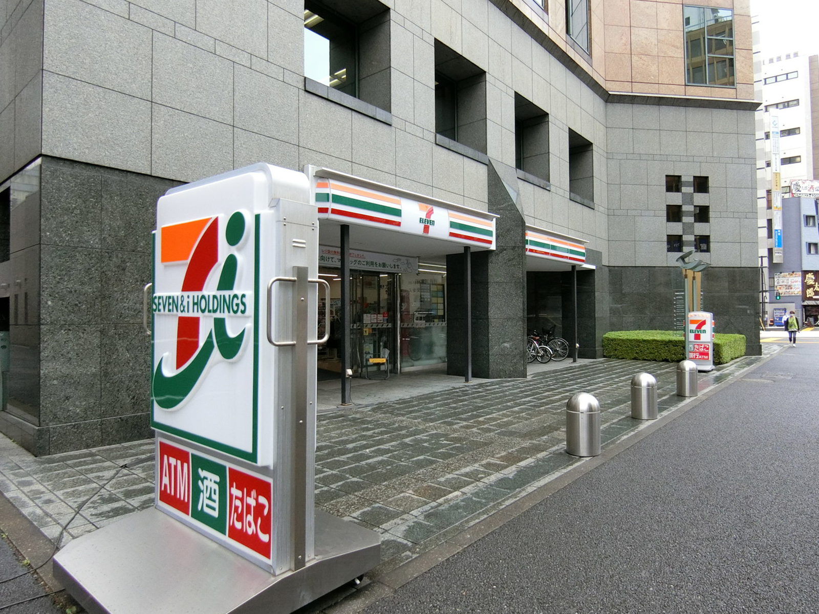 徒歩2分のセブンイレブン