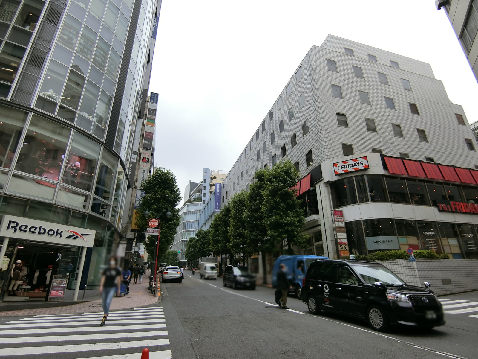 和田ビル前面の通り