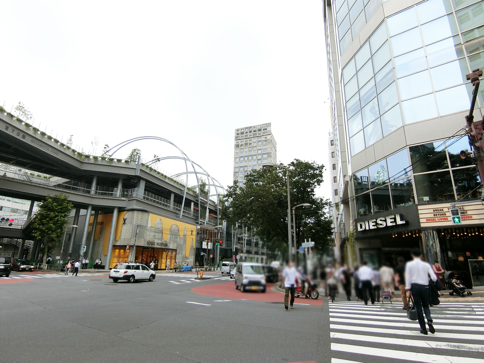 渋谷地下鉄ビルディング前面の明治通り