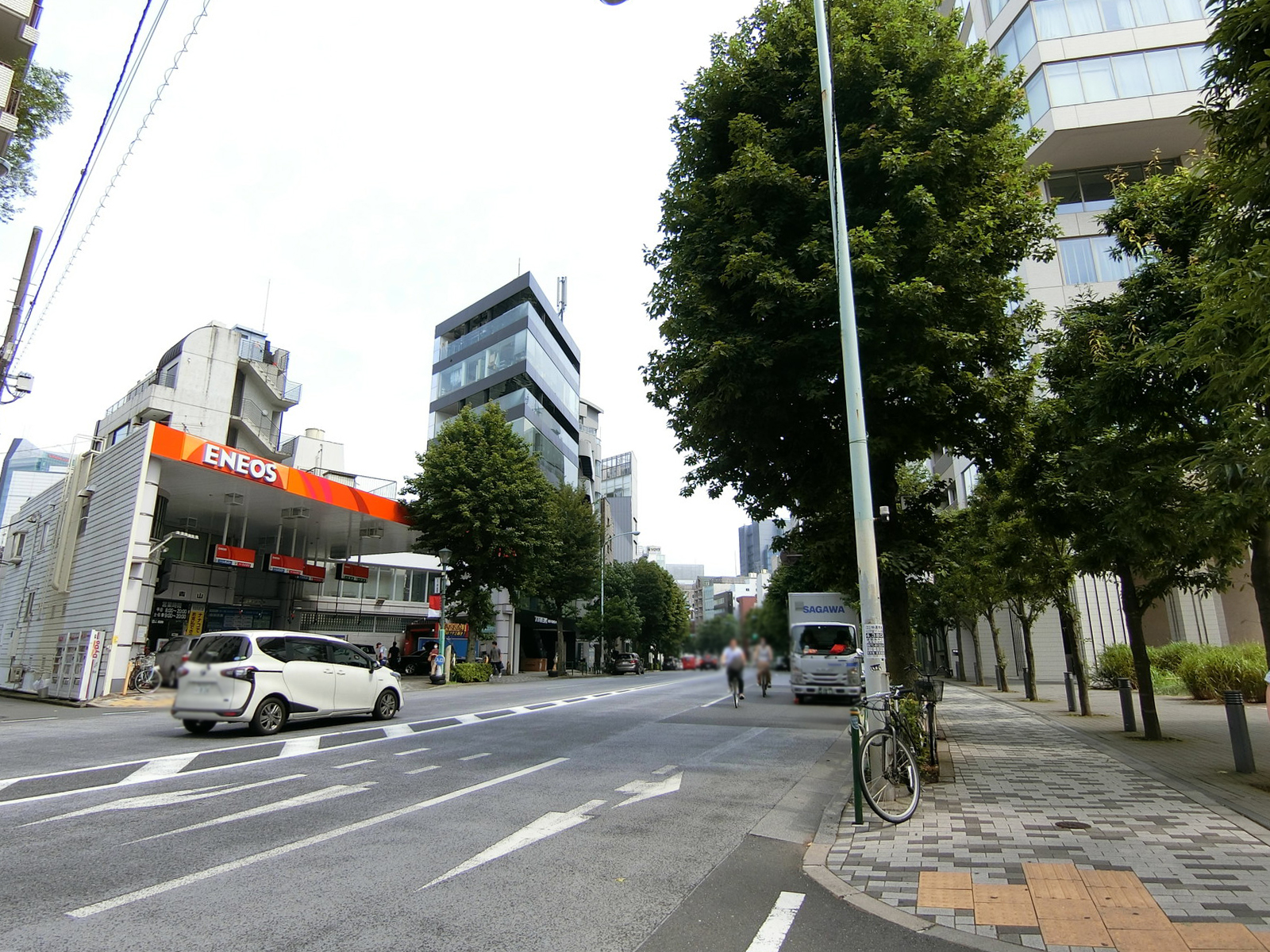 近くの外苑西通り