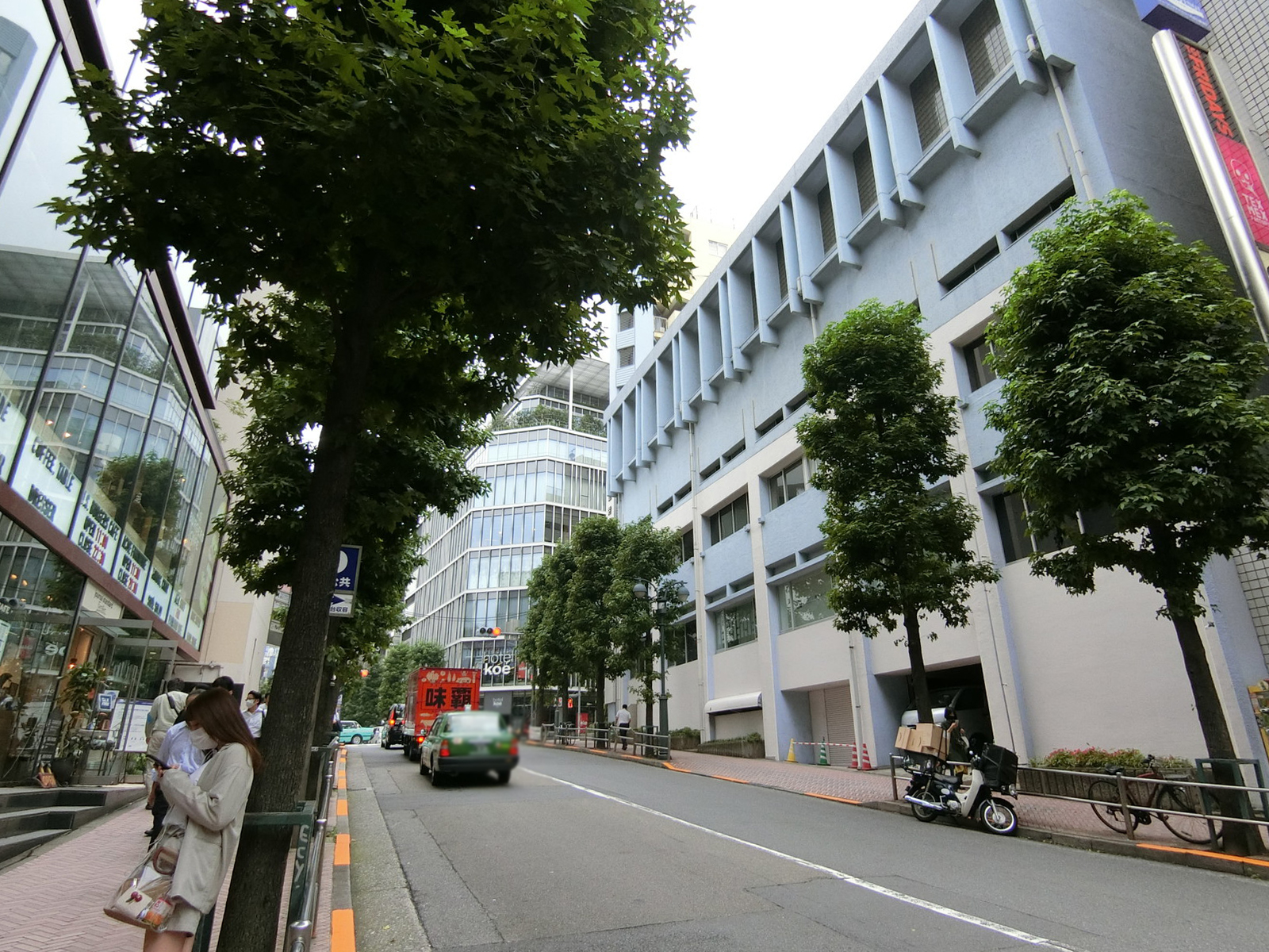 神南101ビル前面の通り