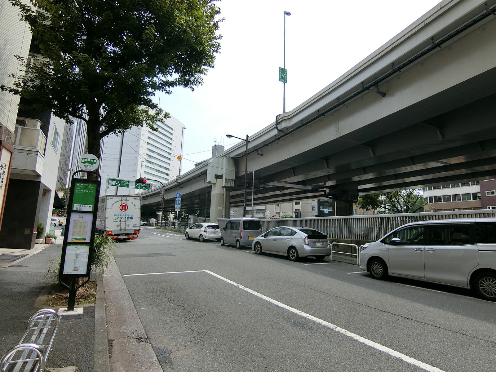 柳川ビル前面の通り