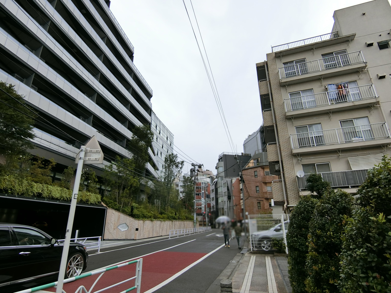 周辺は閑静なエリア