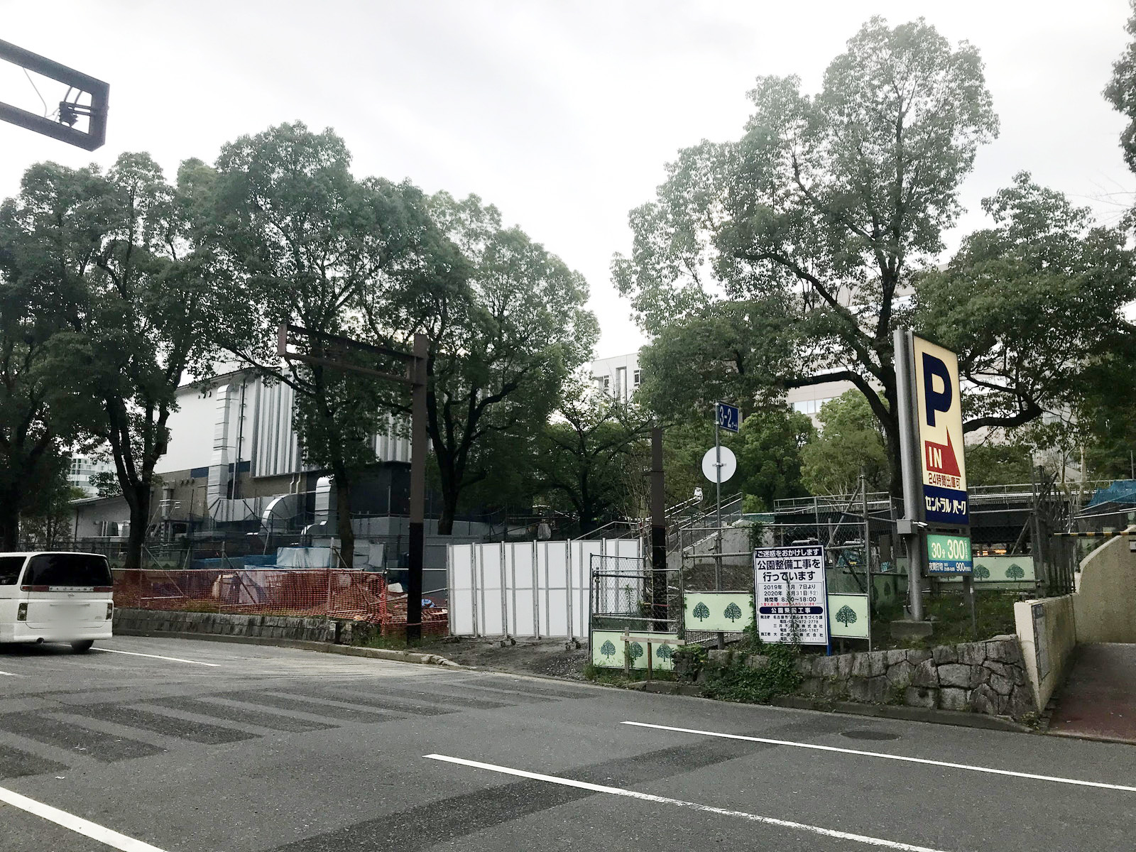 NBN泉ビル前面の通り