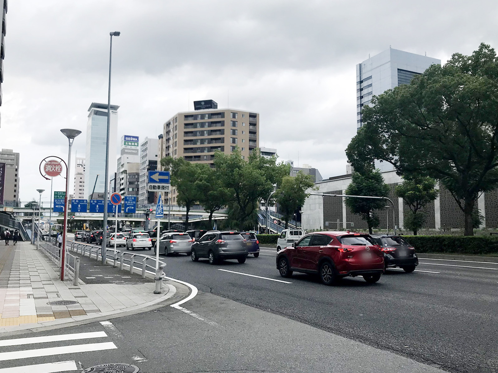 KDX名古屋日銀前ビル前面の通り