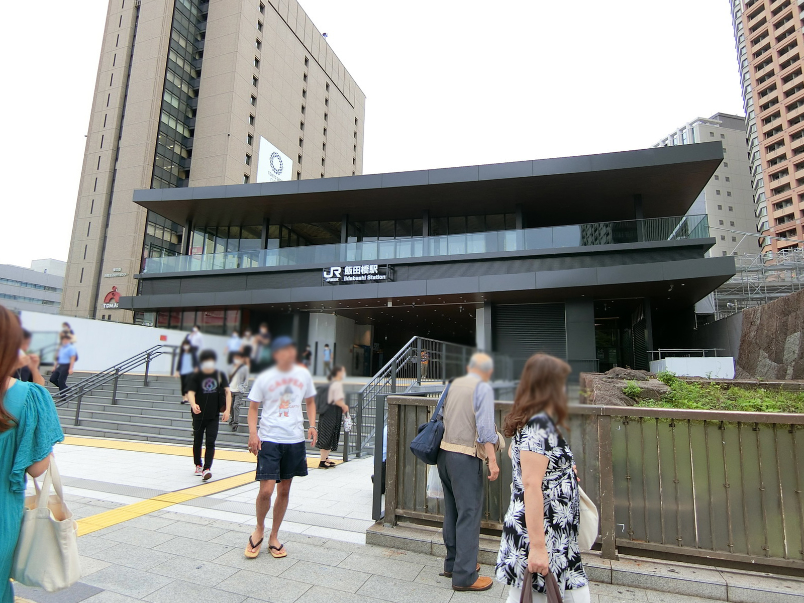 最寄りの「飯田橋駅」
