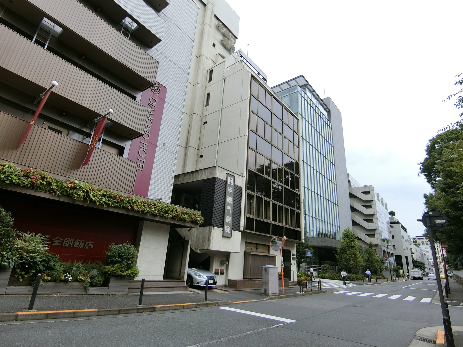周辺のオフィス街の様子