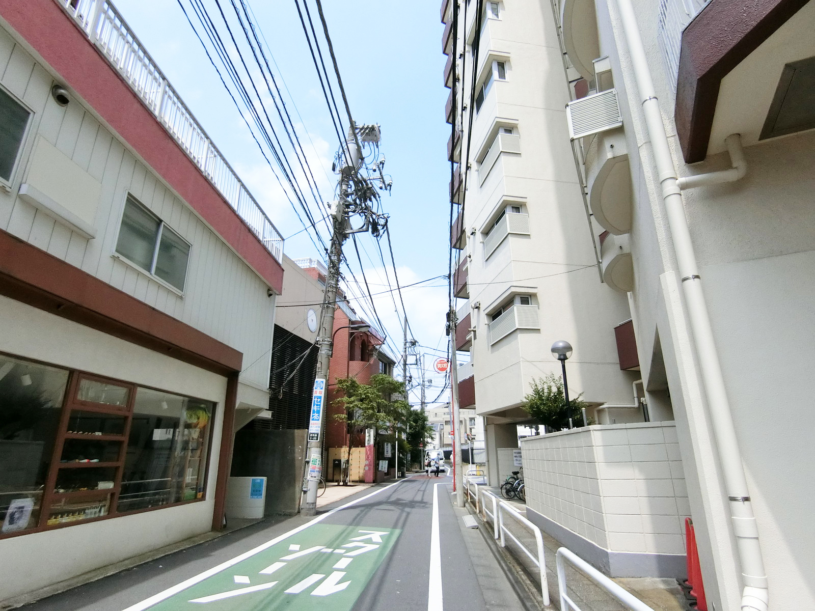 北海ビル前面の通り