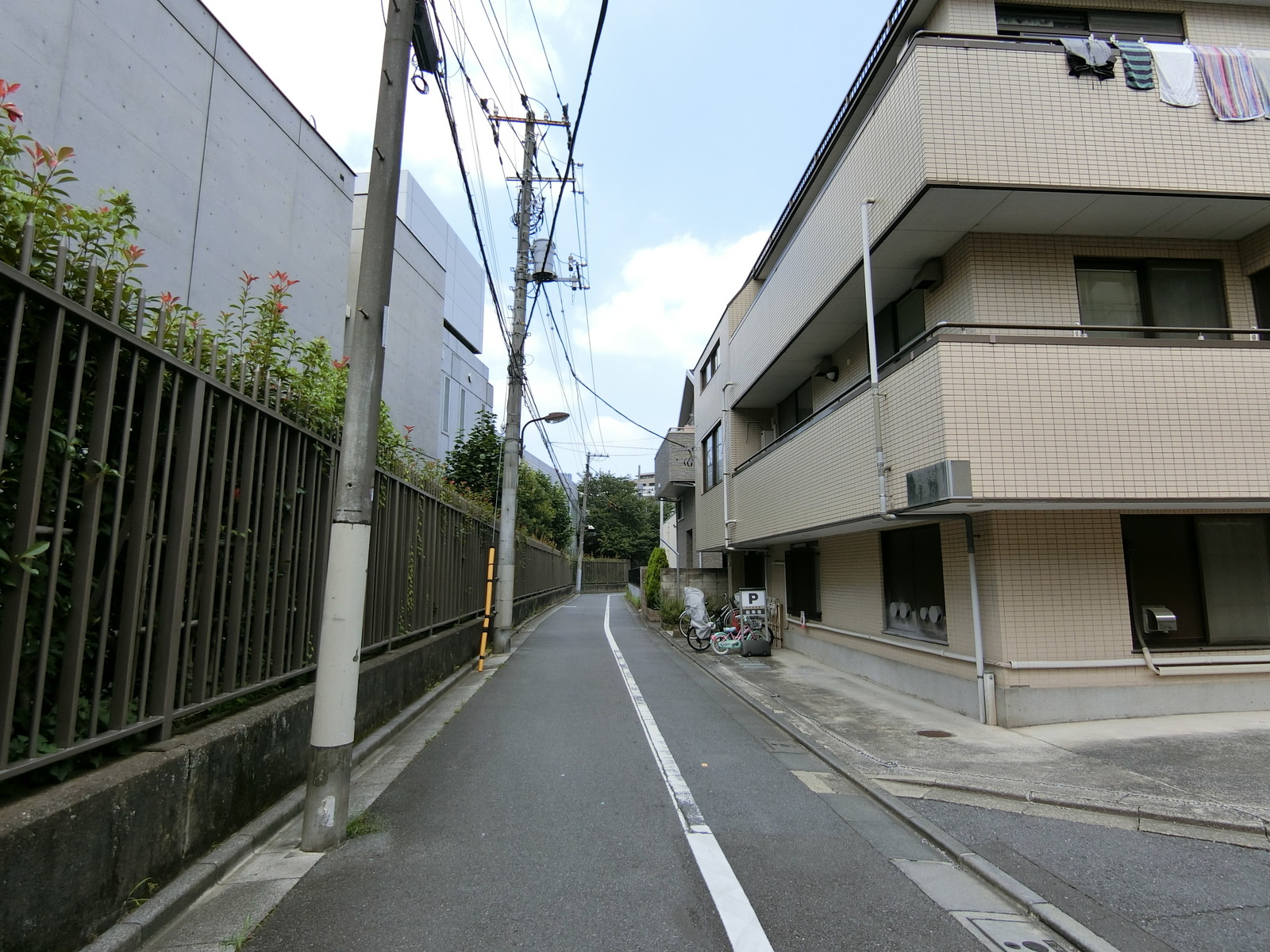 菊池ビル前面の通り