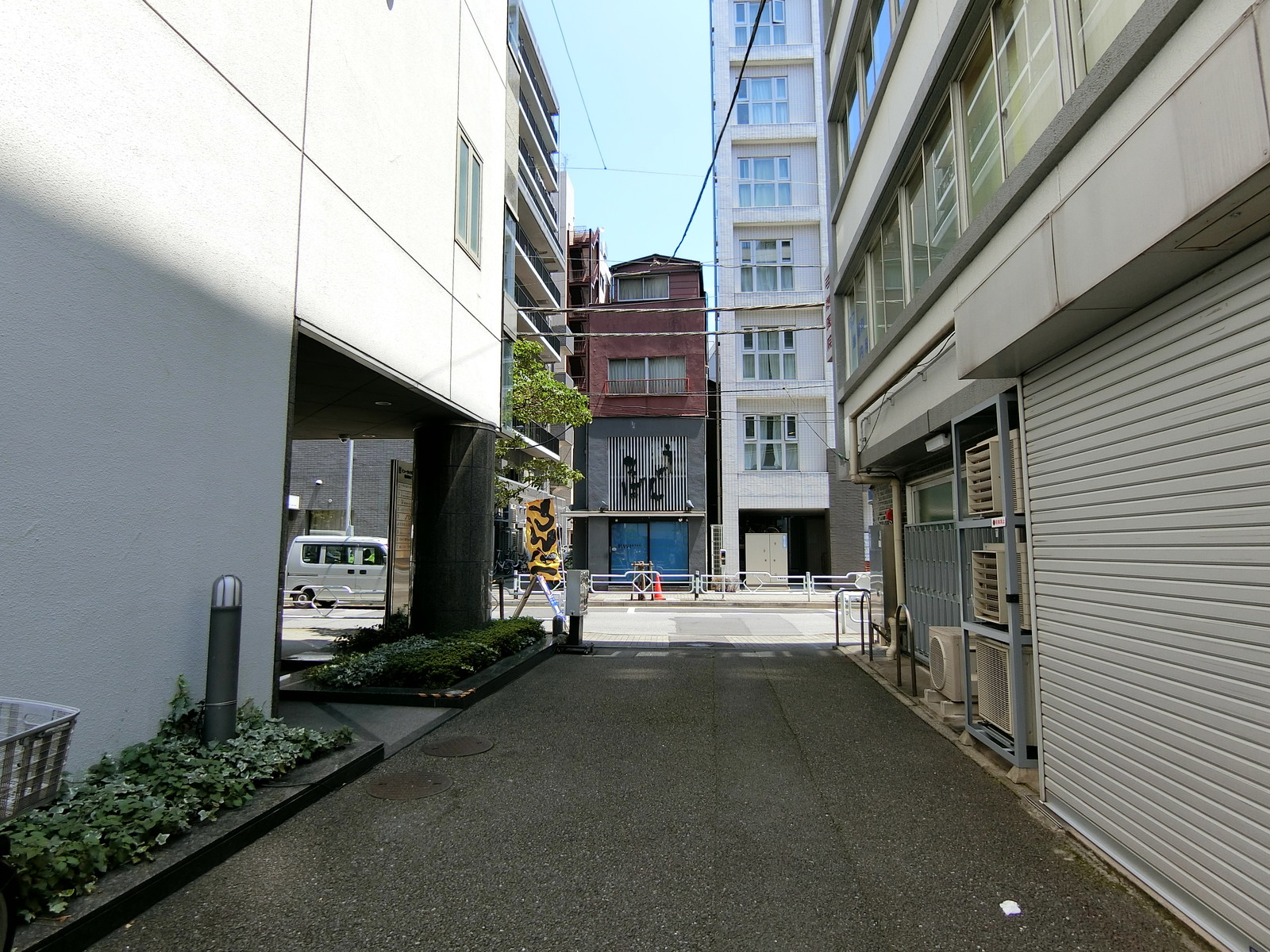 弓削ビル前面の通り