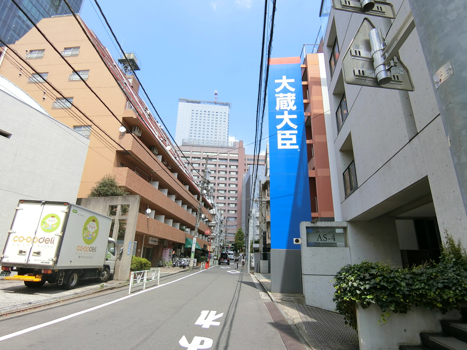 バロール代々木マンション前面の通り