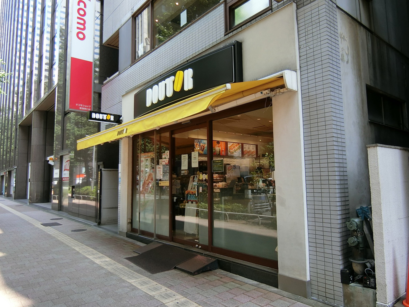 徒歩2分のドトールコーヒーショップ