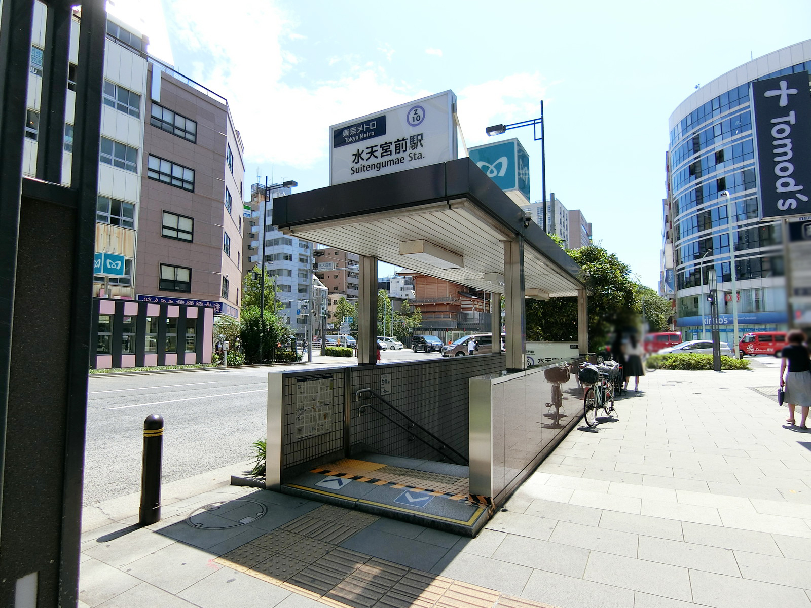 最寄りの「水天宮前駅」