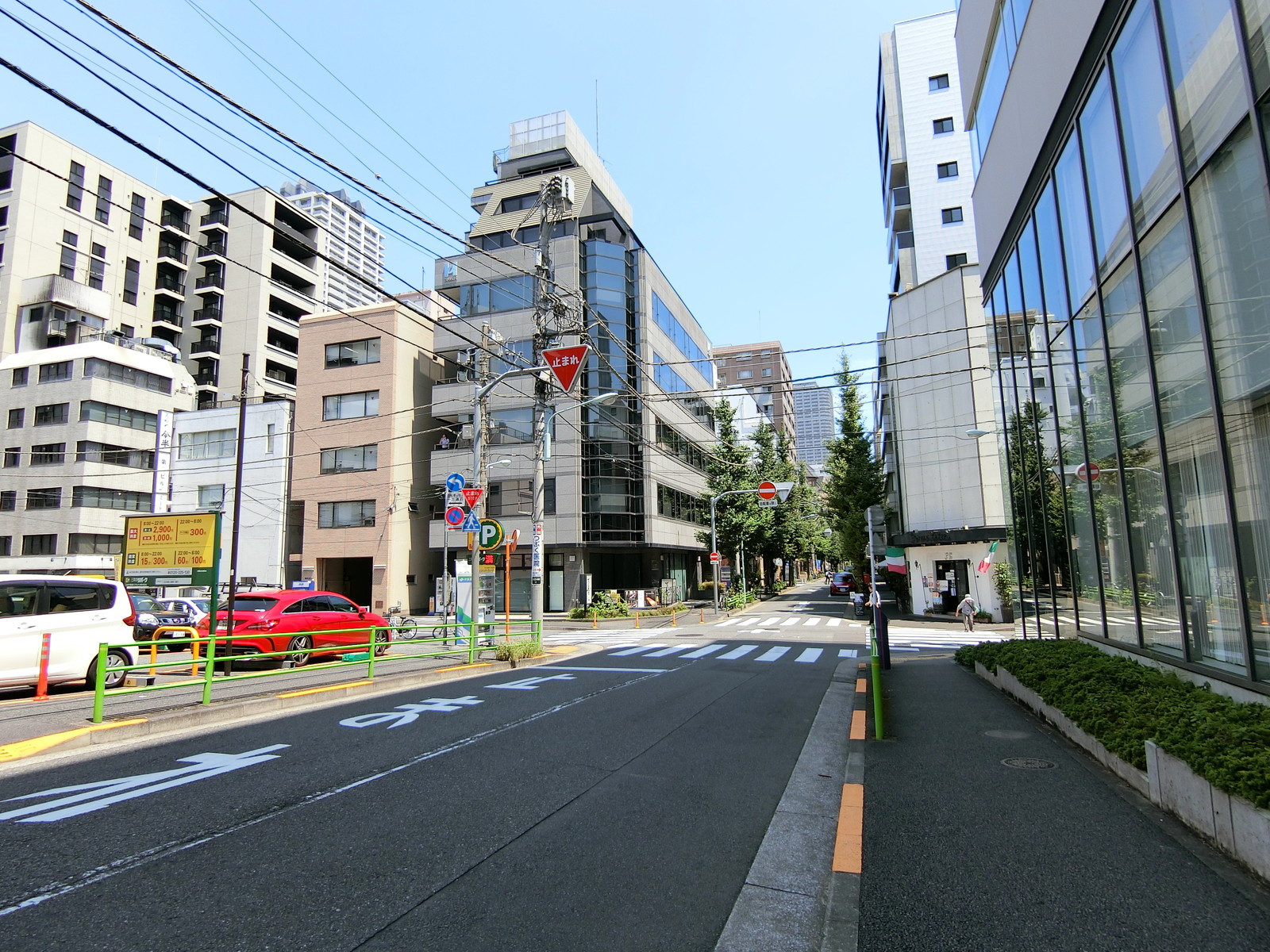 日本橋SOYICビル前面の通り