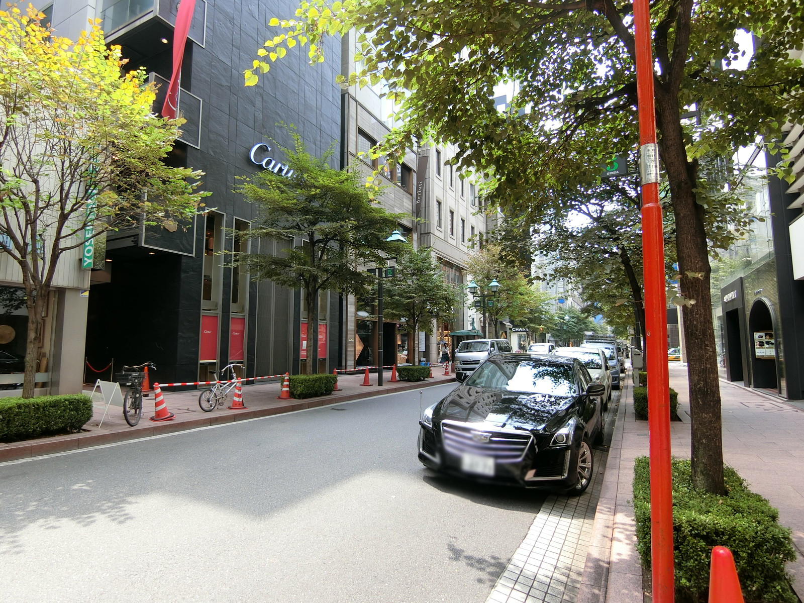 銀座サワモト前面の通り