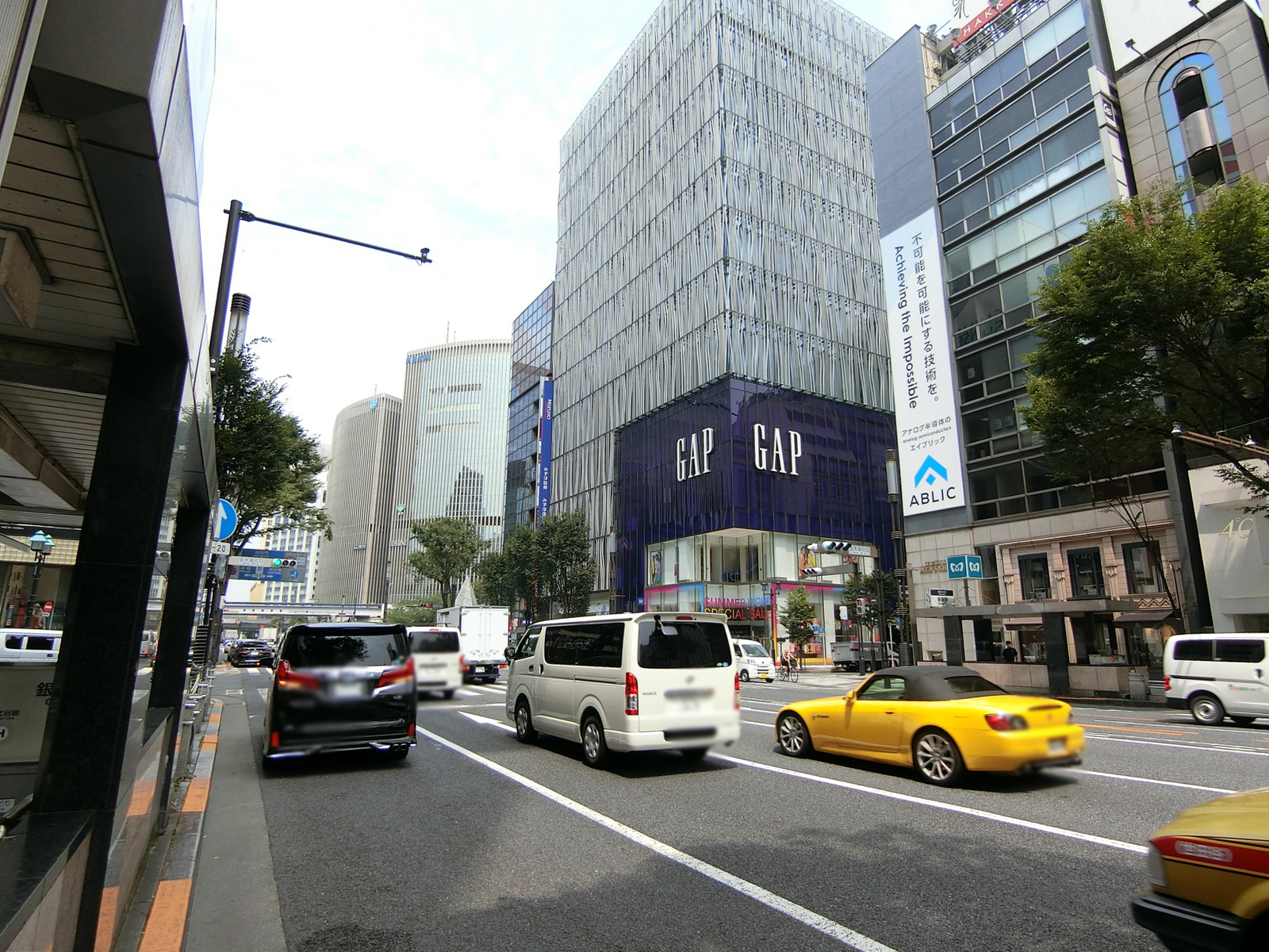 近くの晴海通り