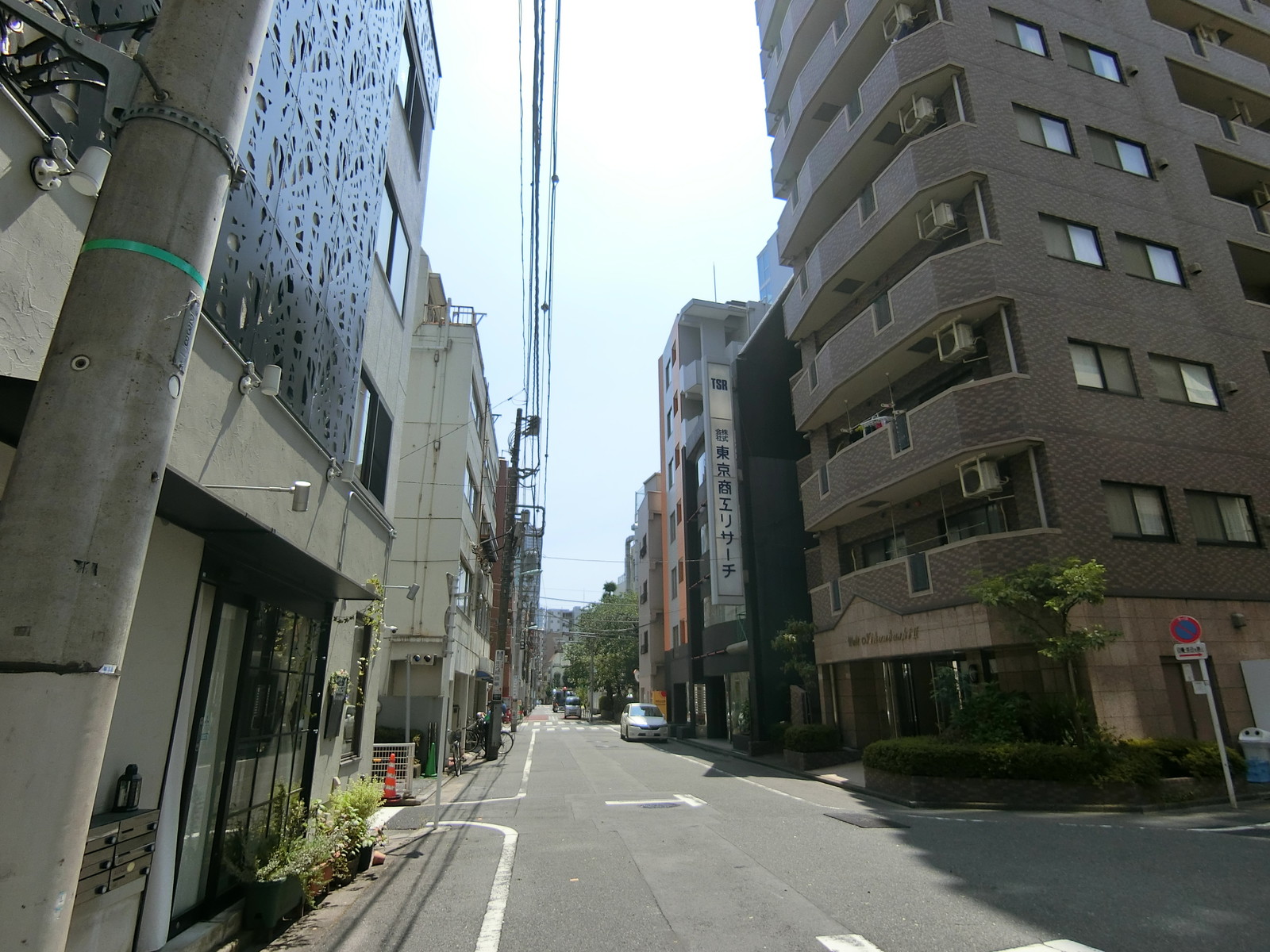 山脇ビル前面の通り