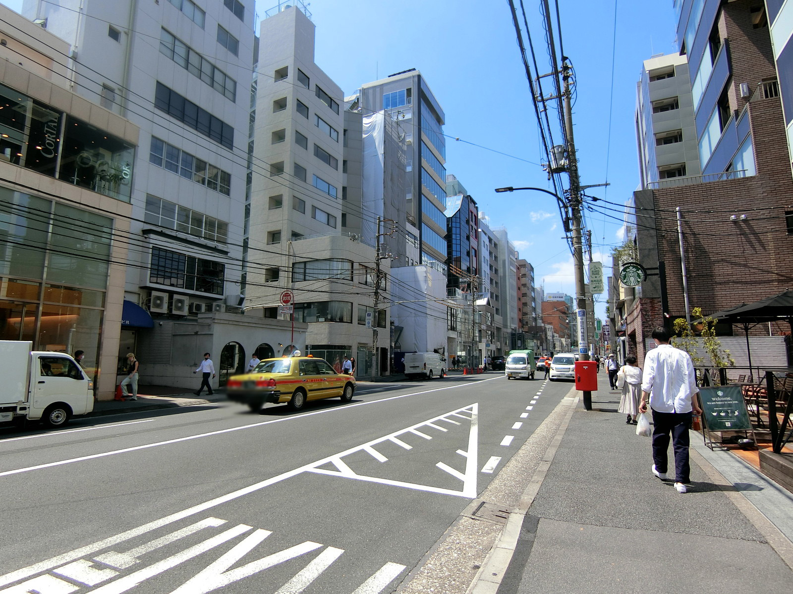 至近の骨董通り