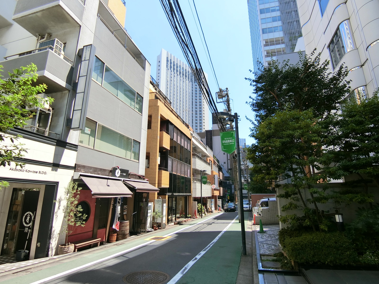 DK赤坂前面の通り