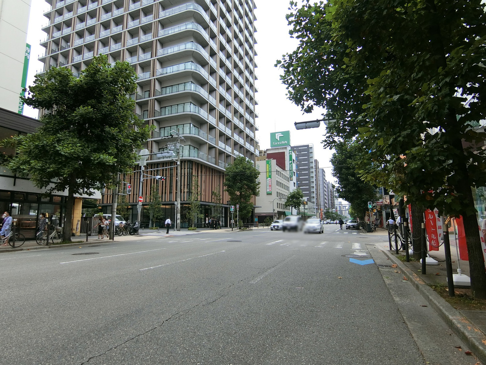 NPC本町ビル前面の通り