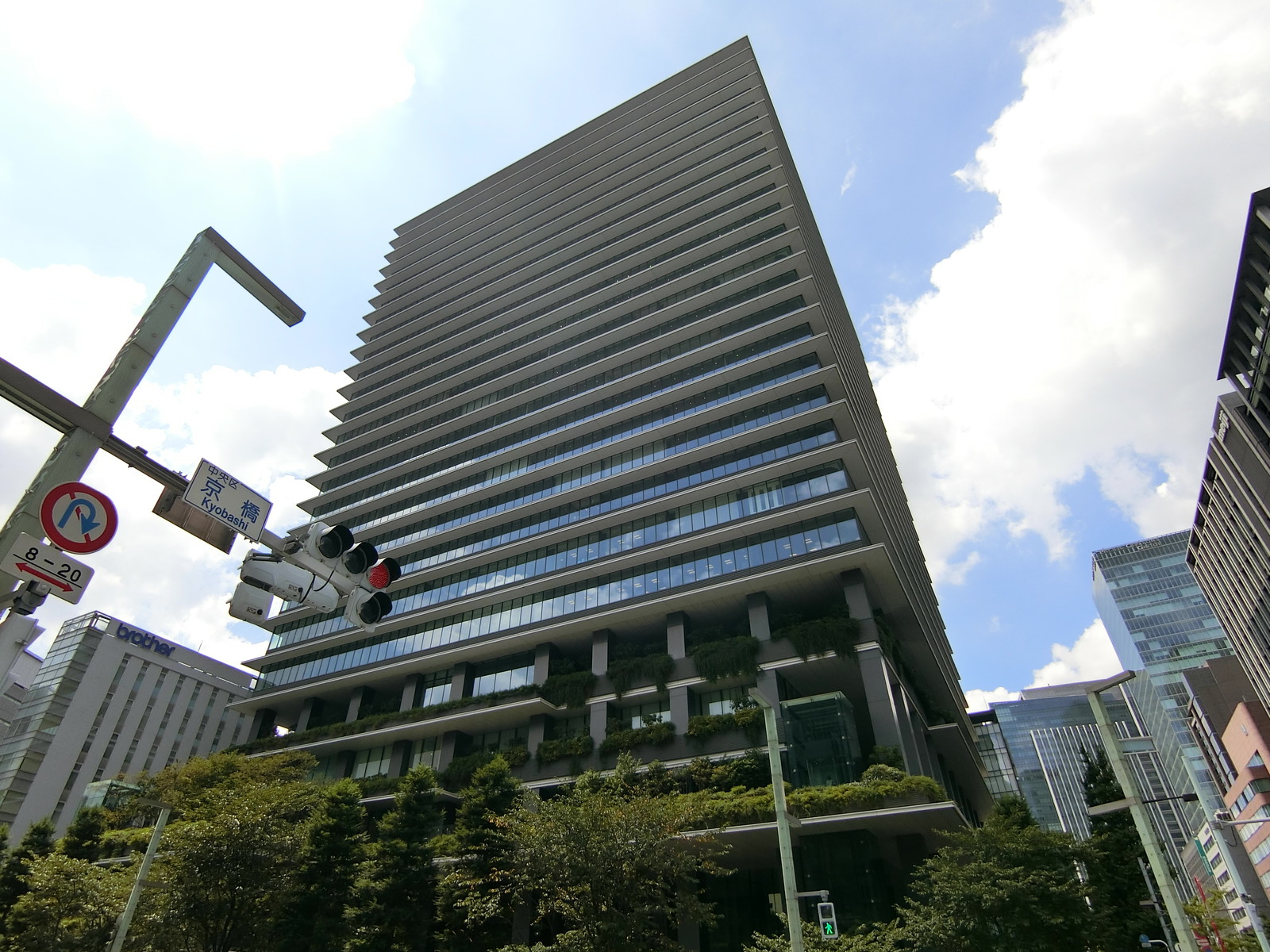 至近の東京スクエアガーデン