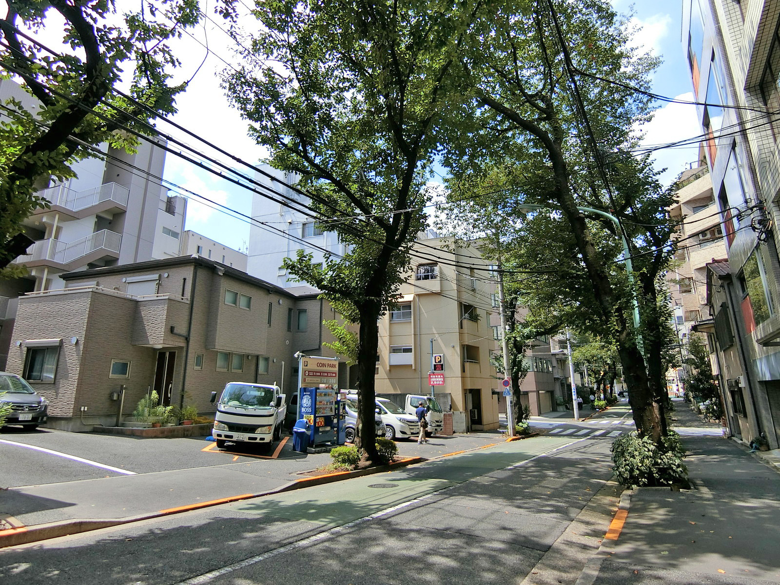 周辺は閑静なエリア