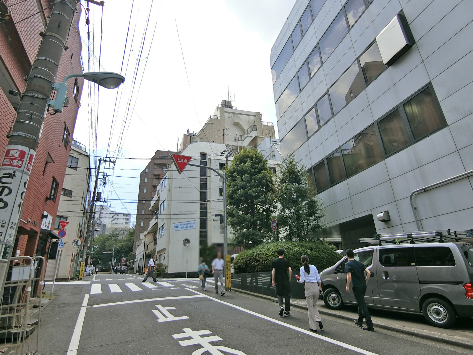 周辺は閑静なエリア