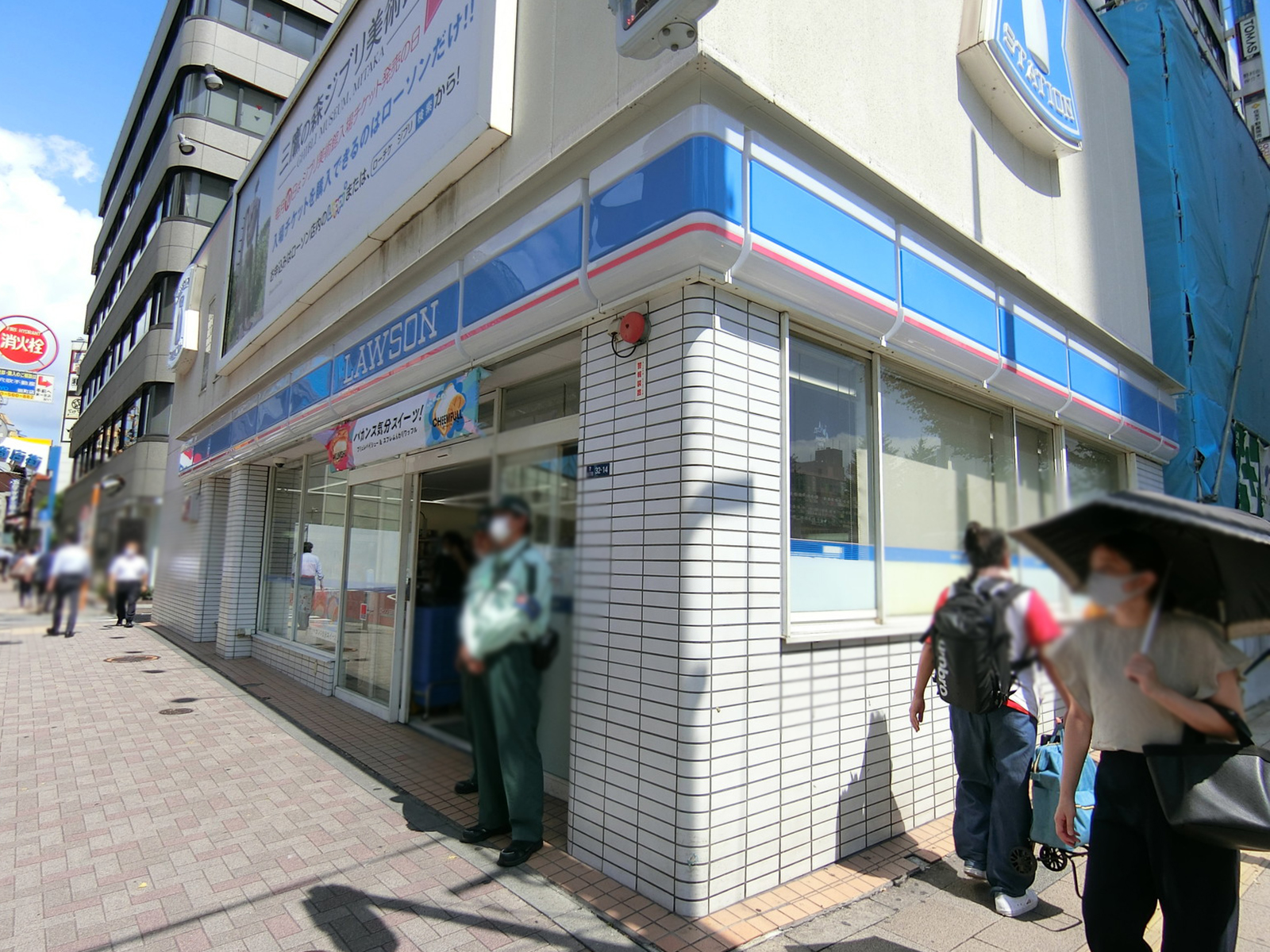 徒歩1分のローソン