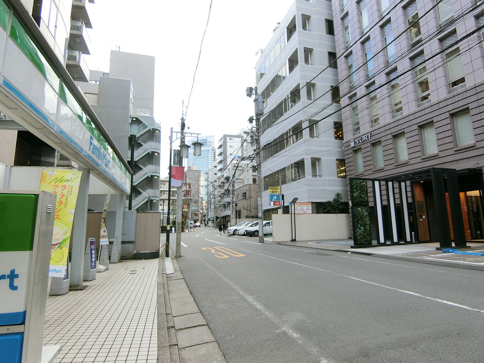 カルチェ恵比寿前面の通り