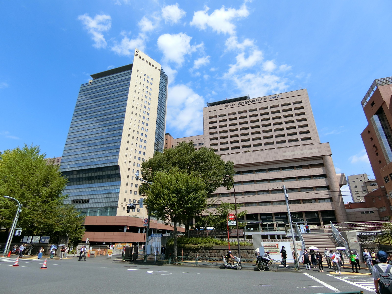近くの東京医科歯科大学