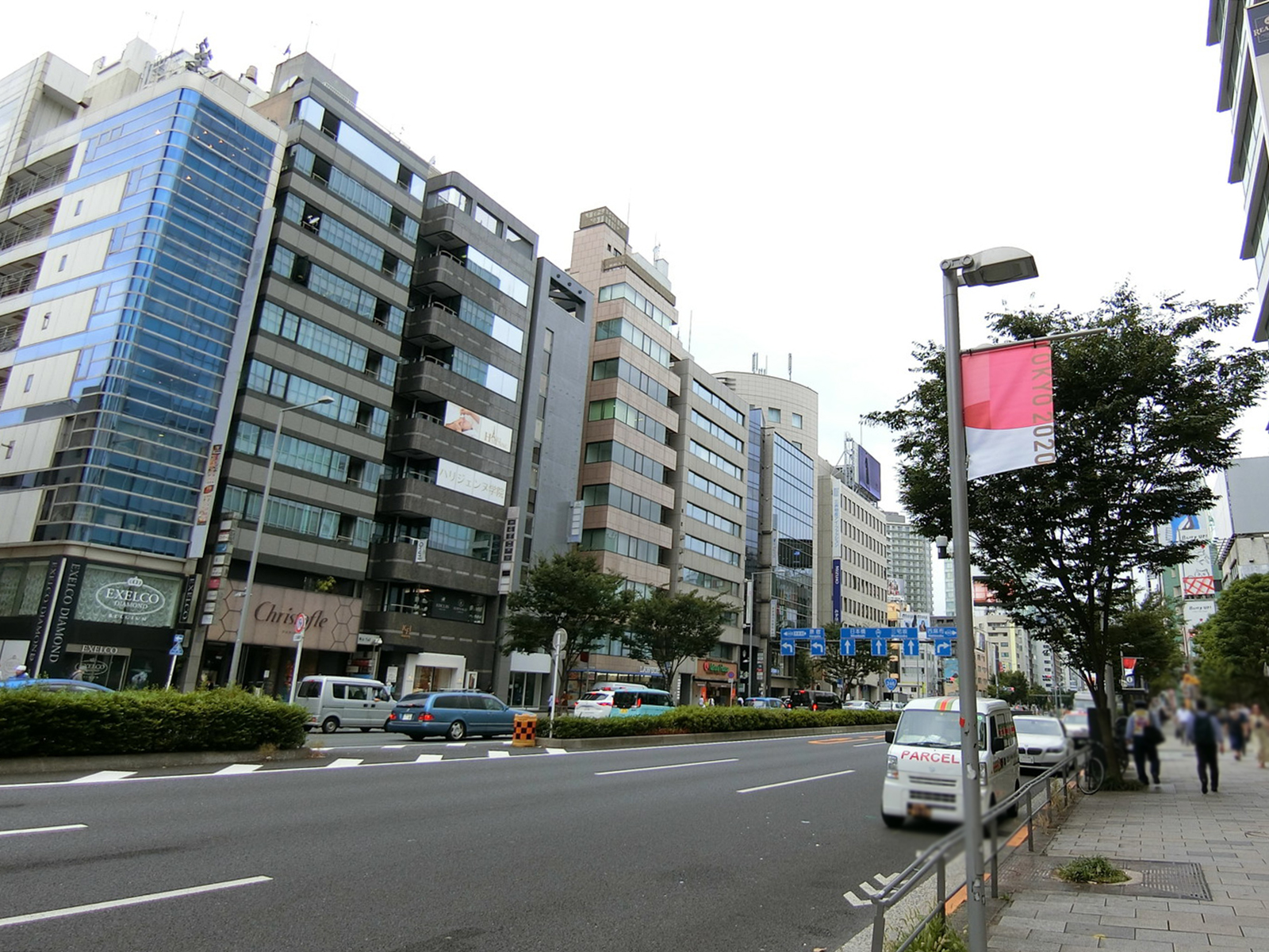 付近の青山通り