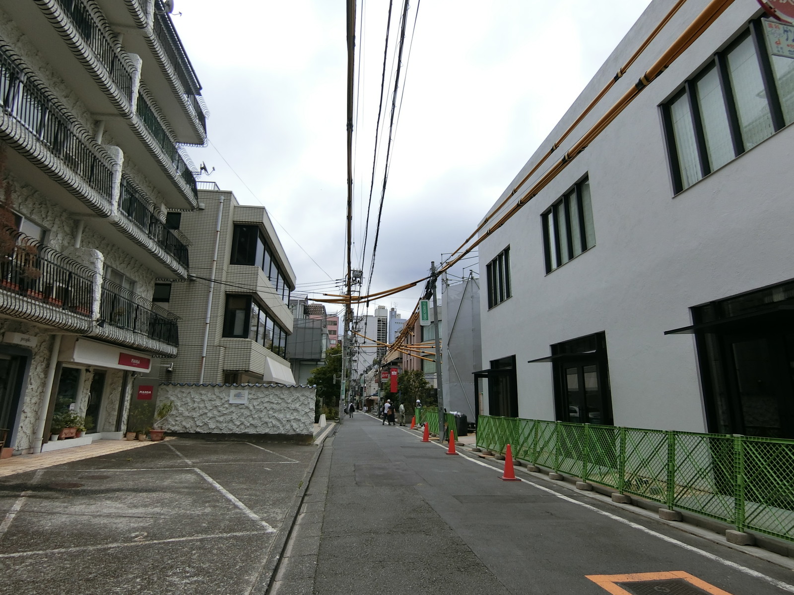 AOYAMA101ビル前面の通り